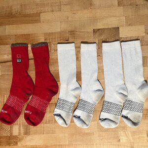 Lot of 3 pairs Men's Medium 6-9 Bombas Crew Socks Red and White